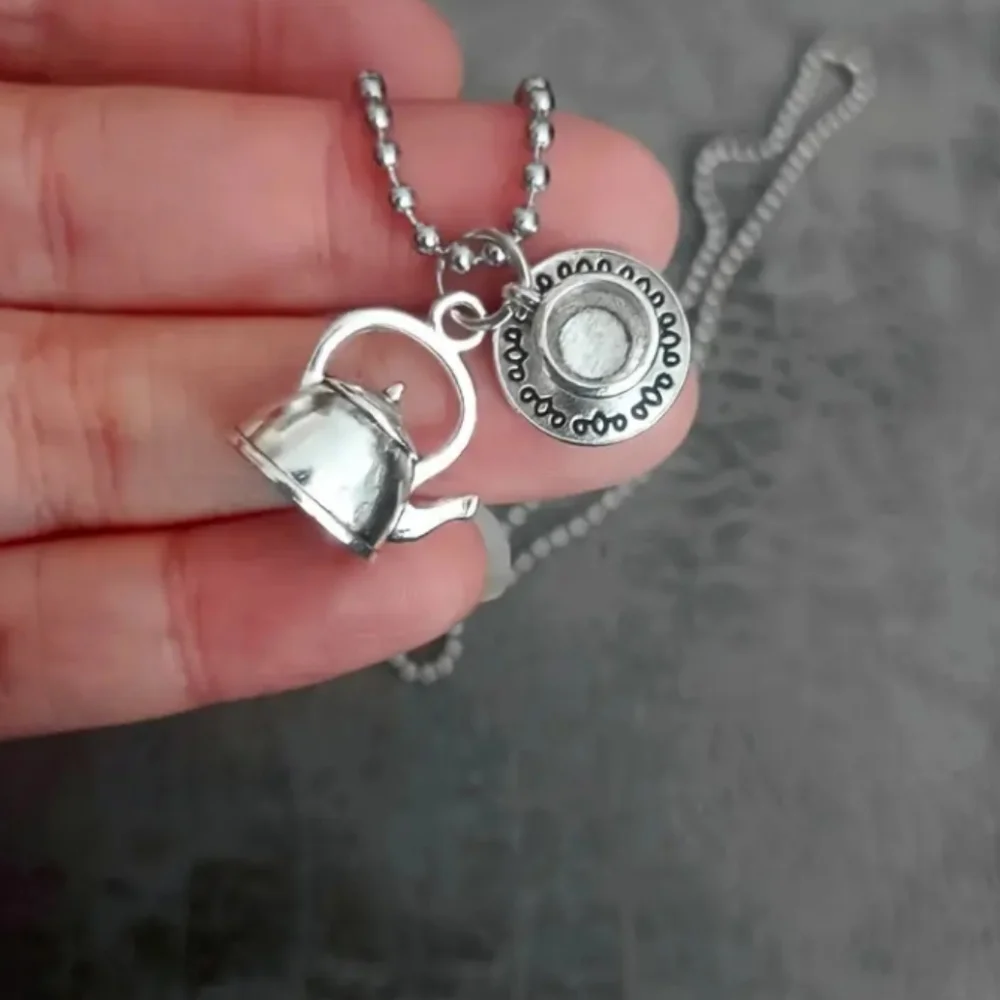 Tea Cup and Teapot Necklace_5